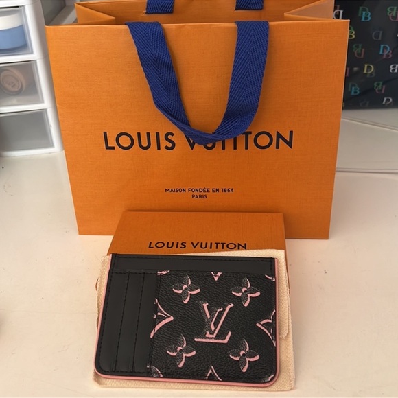 NWT LOUIS VUITTON CARDHOLDER - FULL SET - Picture 2 of 3